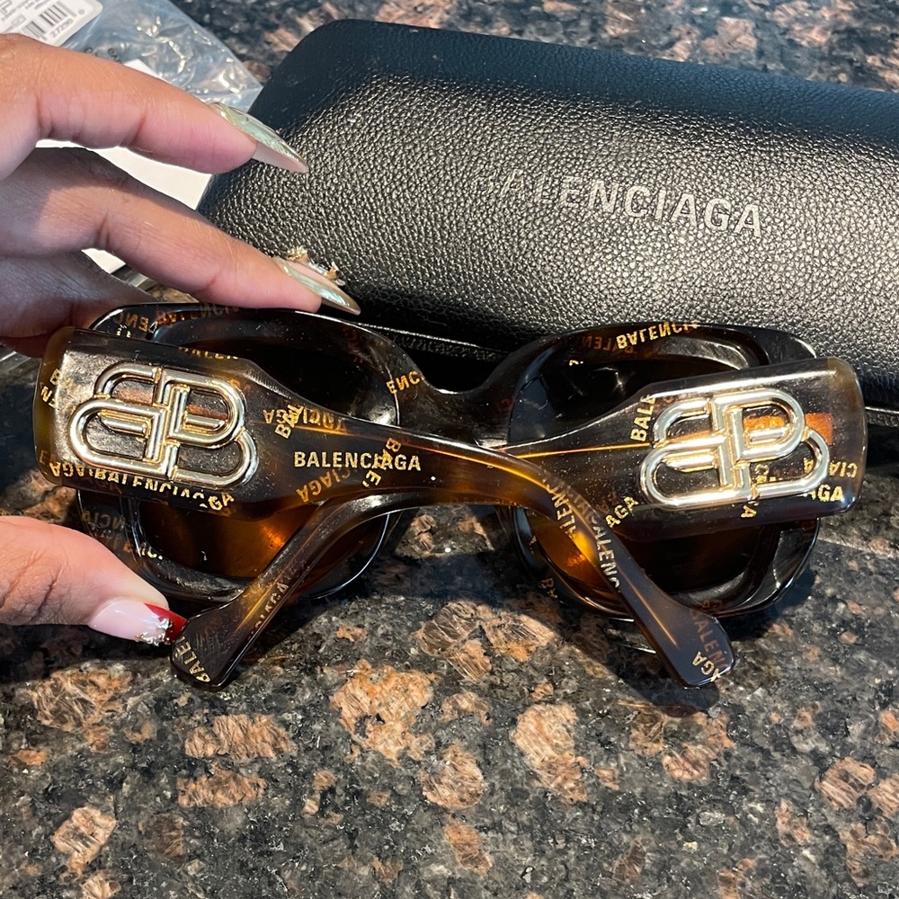 Balenciaga Women’s Brown Sunglasses - Picture 3 of 5